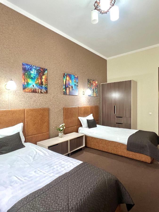 Отель Caravan Каракол Экстерьер фото